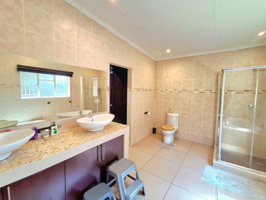 5 Bedroom Property for Sale in Sasolburg Ext 4 Free State
